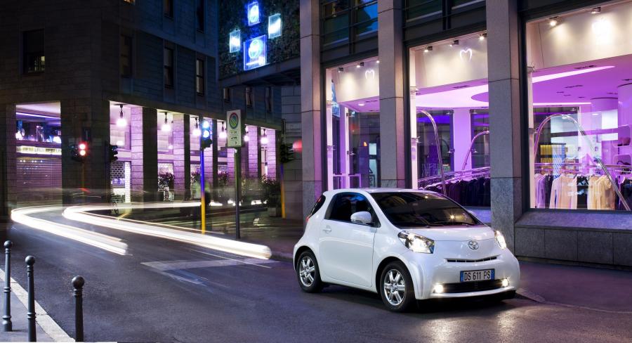  Toyota iQ 2008 года  (фото 156 из 225)